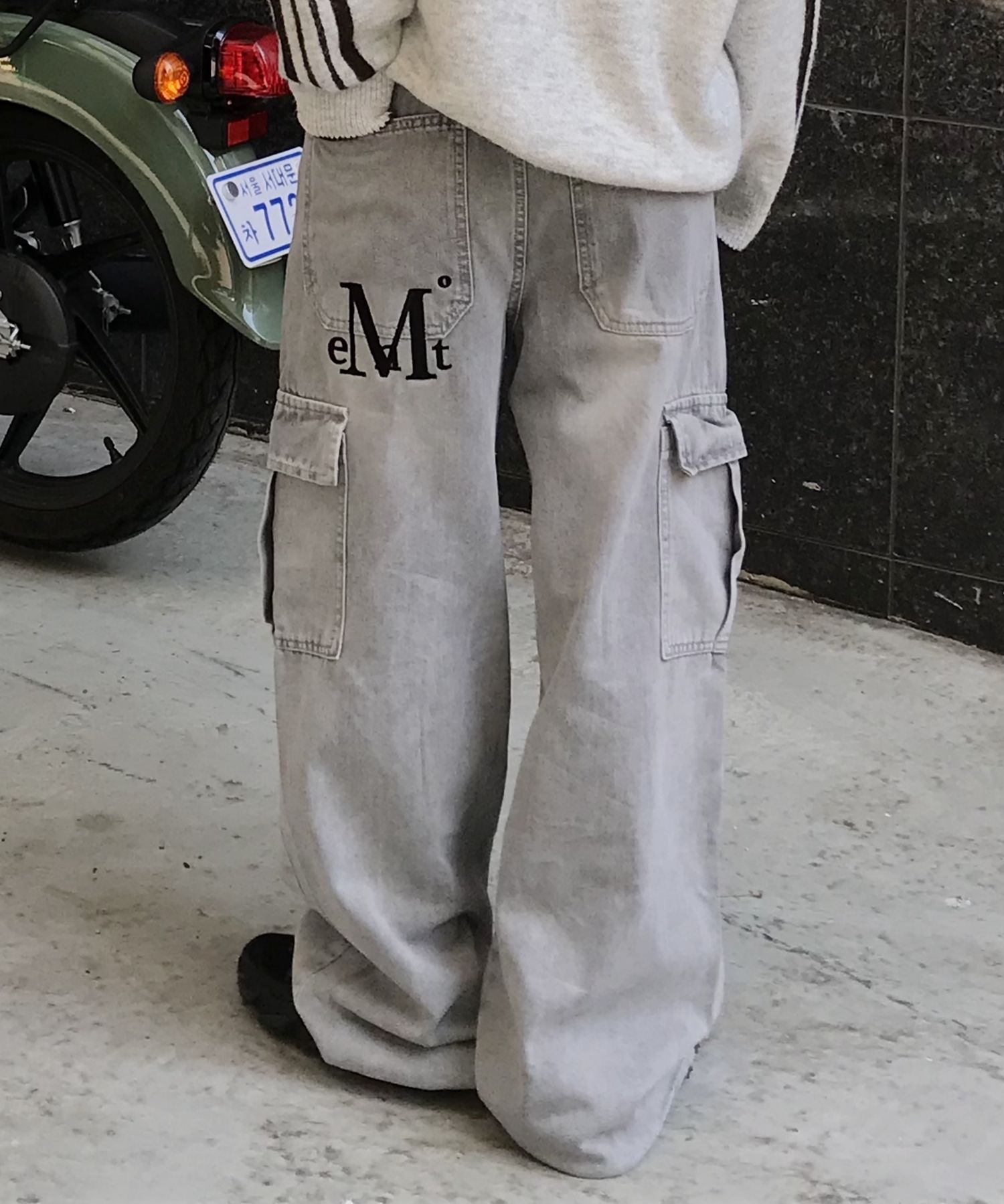 MUSINSA公式 | MUCENT Bossk Back Pocket Big Logo Cargo Denim