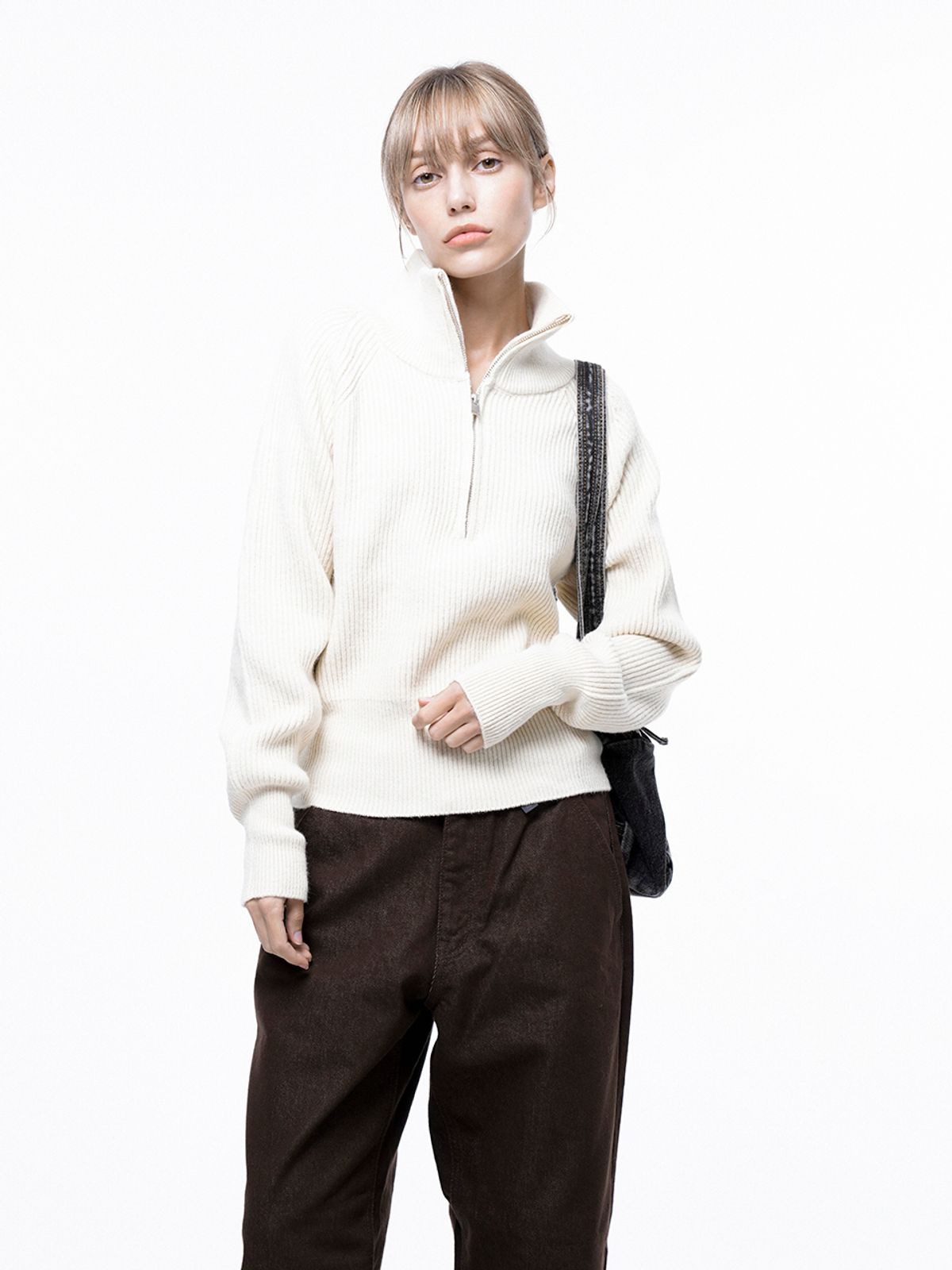챈세스노이(CHANCE'S NOI) Soft Hazzy Half Zip-up Knit - Ivory /W243TP05IV