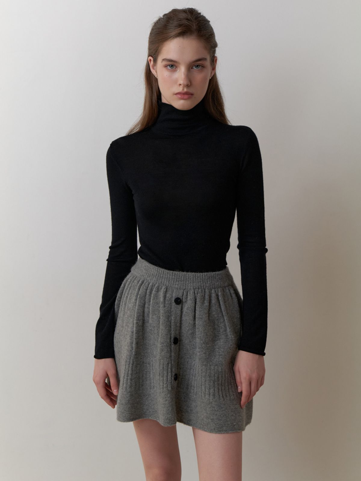 리엘(RE L) Powdery turtleneck knit (black)