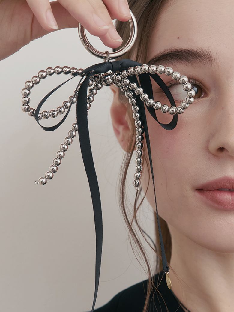 Black Pearl Ribbon Keyring