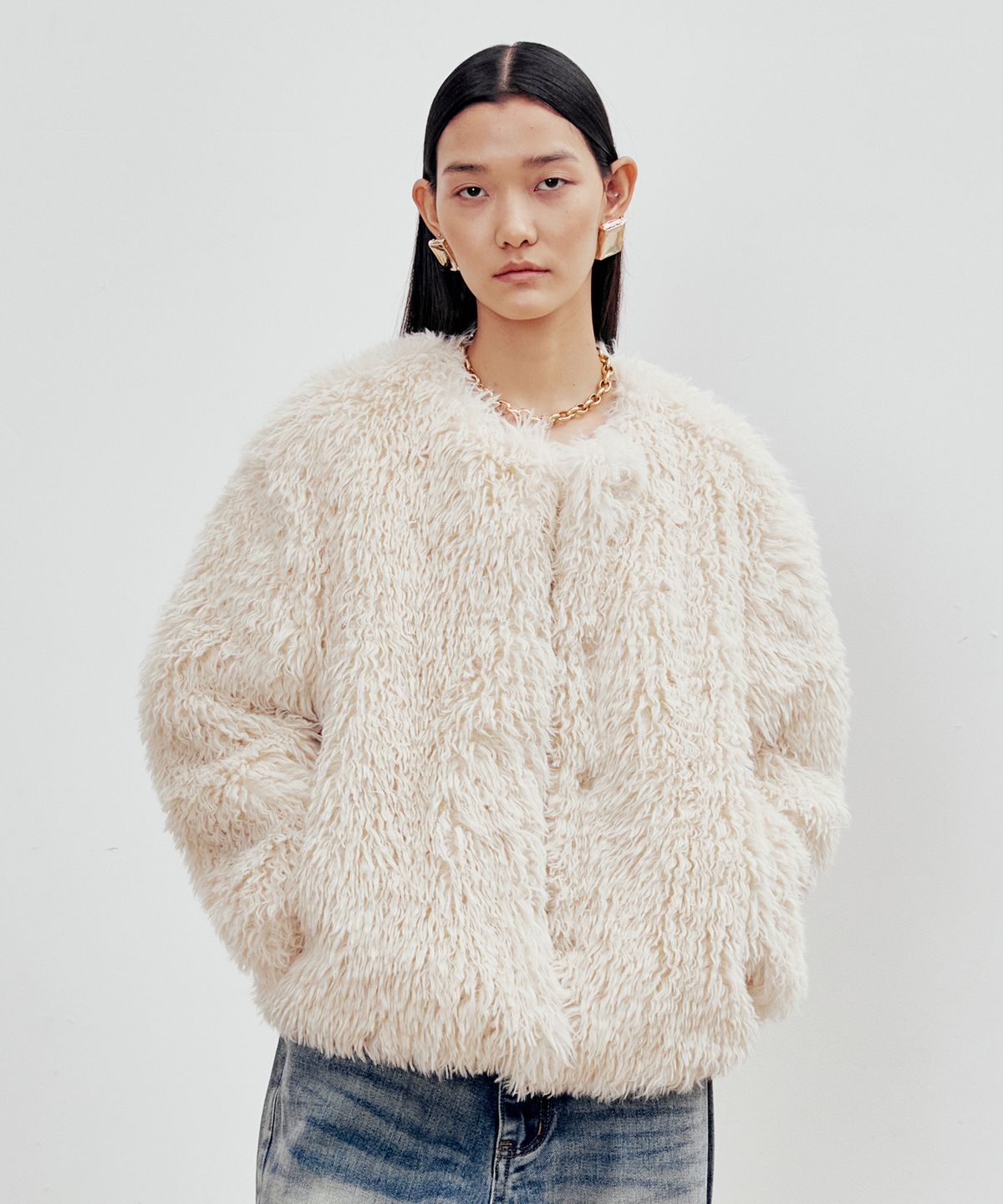 앤드로스(ANDROS) Collarless Shearling Jacket (Ivory)