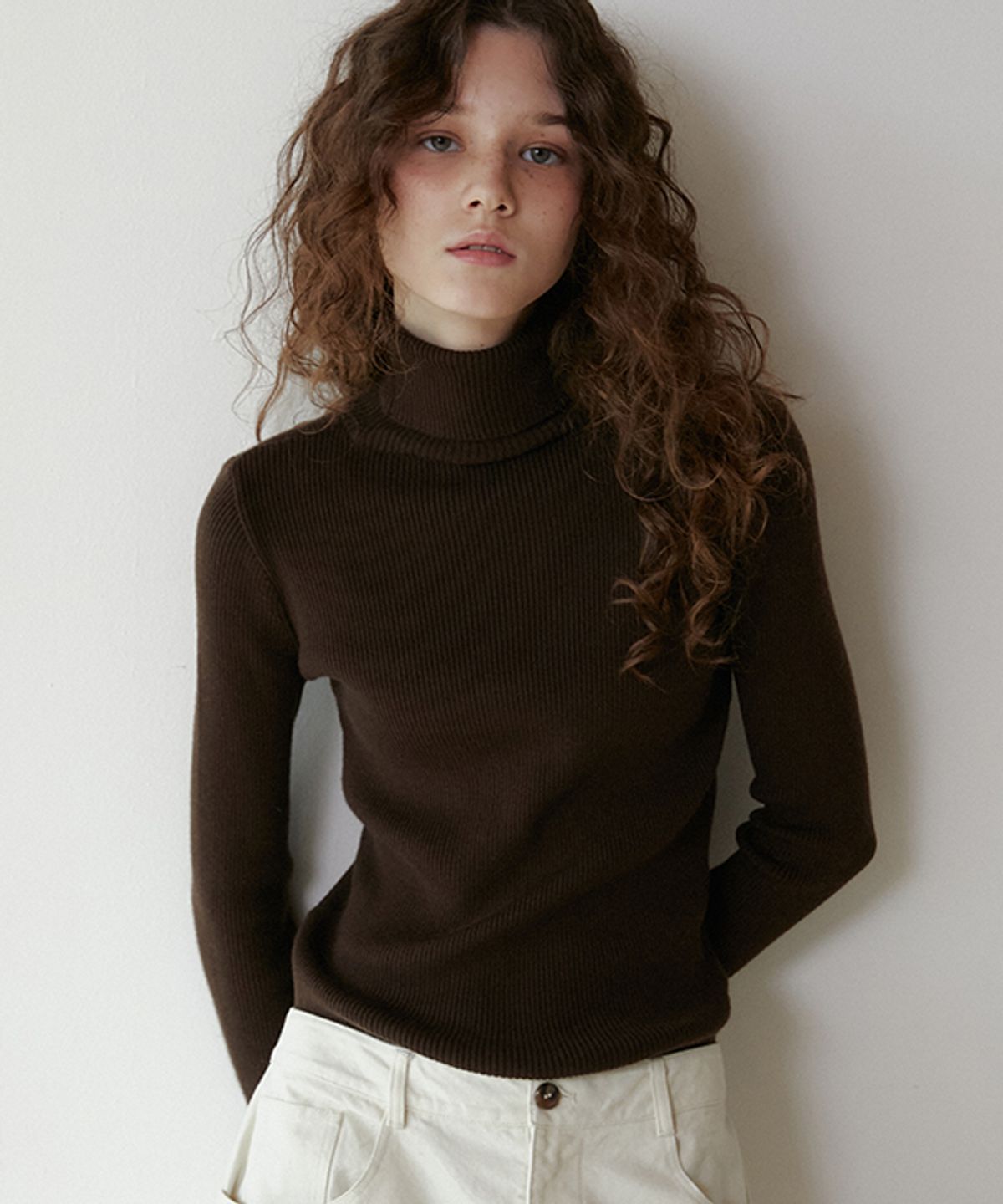 그린버터(GREENBUTTER) Soft Knit Turtleneck (Brown)