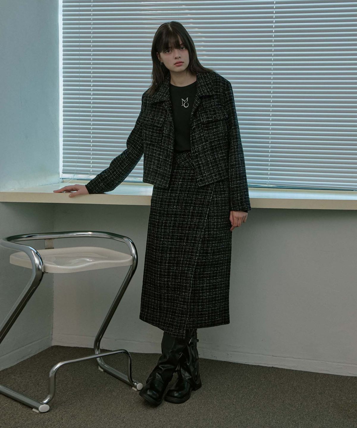 무아르모아(MOIREMOA) Tweed Wrap Long Skirt - Black