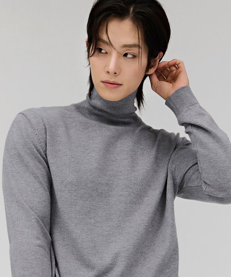 남성 에센셜 터틀넥 스웨터-그레이
