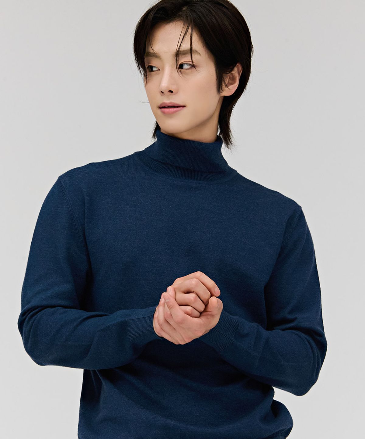 체이스컬트(CHASECULT) 남성 에센셜 터틀넥 스웨터-네이비