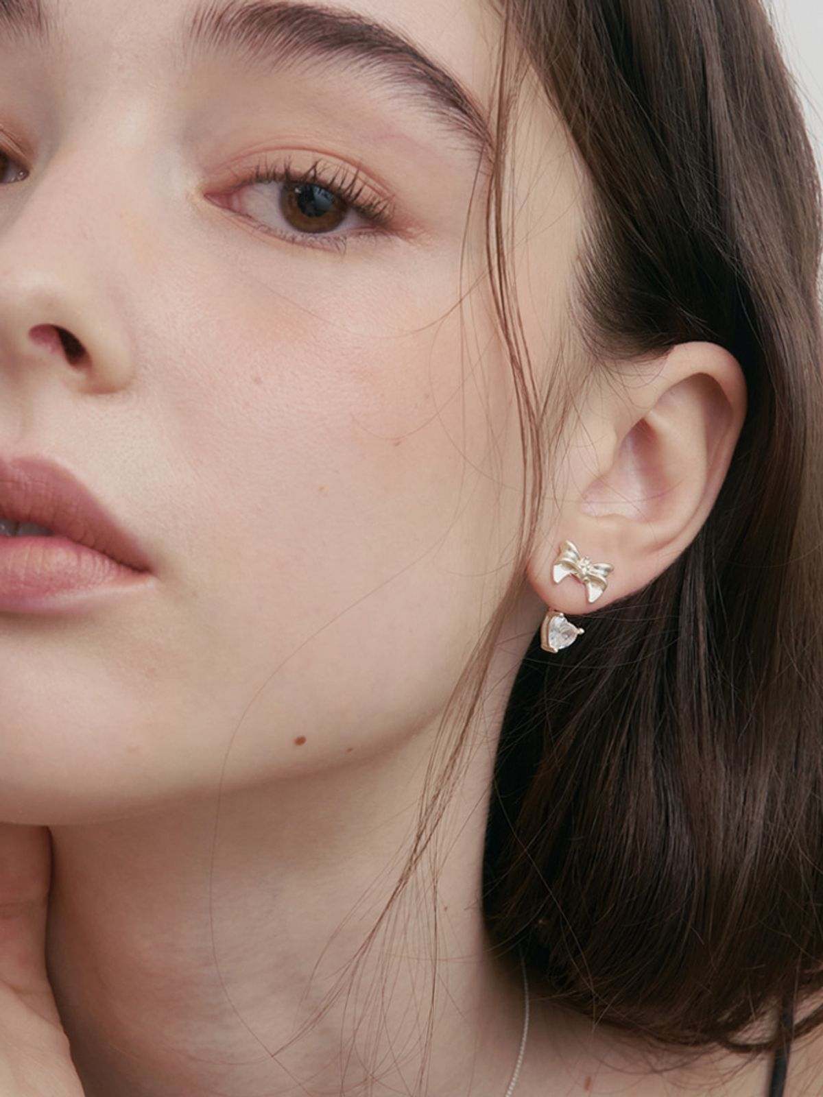 소수(SOSOO) Ribbon Heart Cubic Drop Earrings