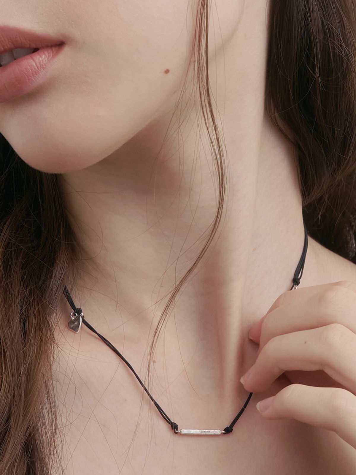 소수(SOSOO) 925 Silver Length Adjustable Logo Bar Knot Necklace