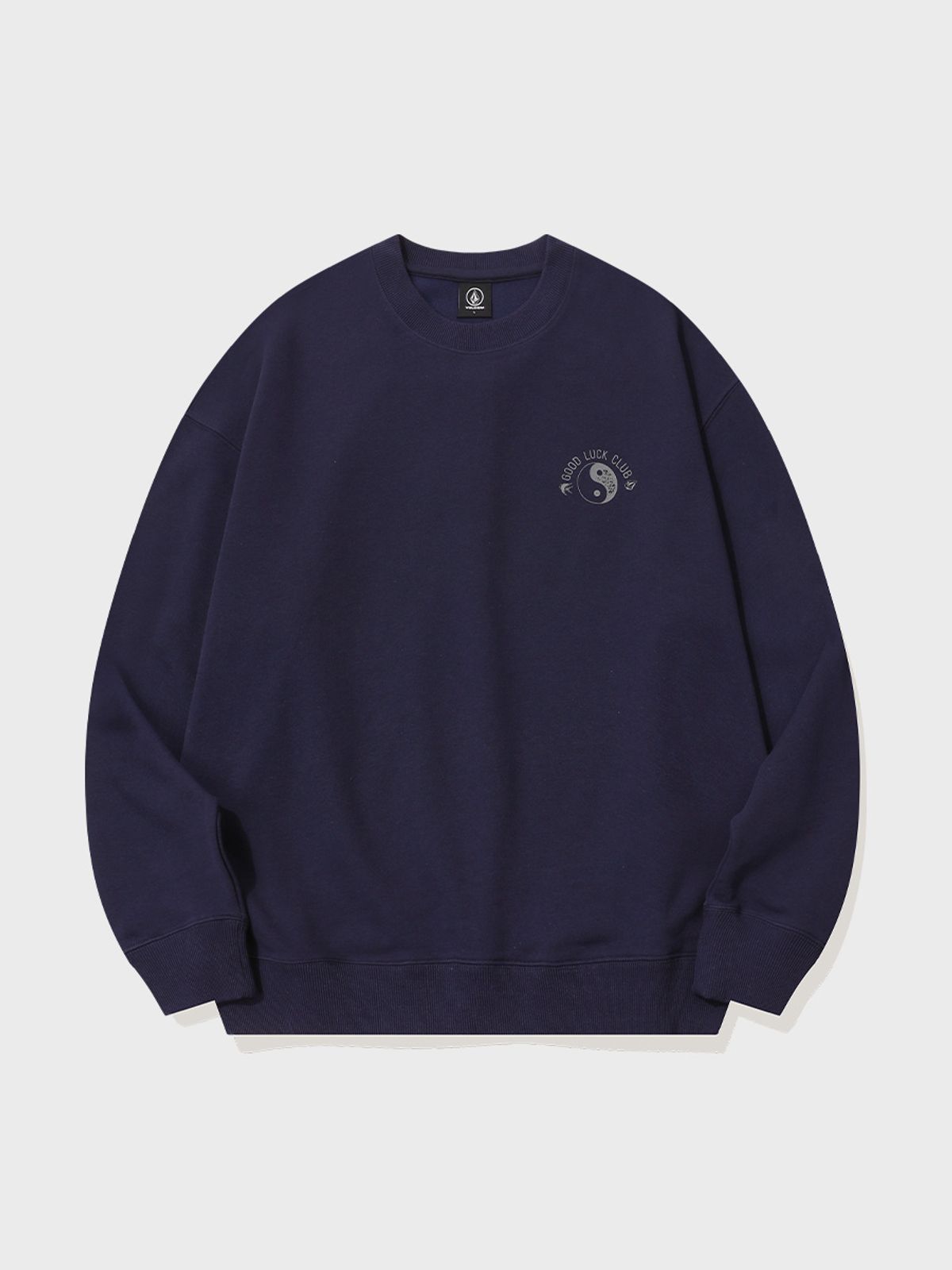 볼컴(VOLCOM) 굿 럭 클럽 오버핏 맨투맨 (다크 바이올렛) VA243RM002