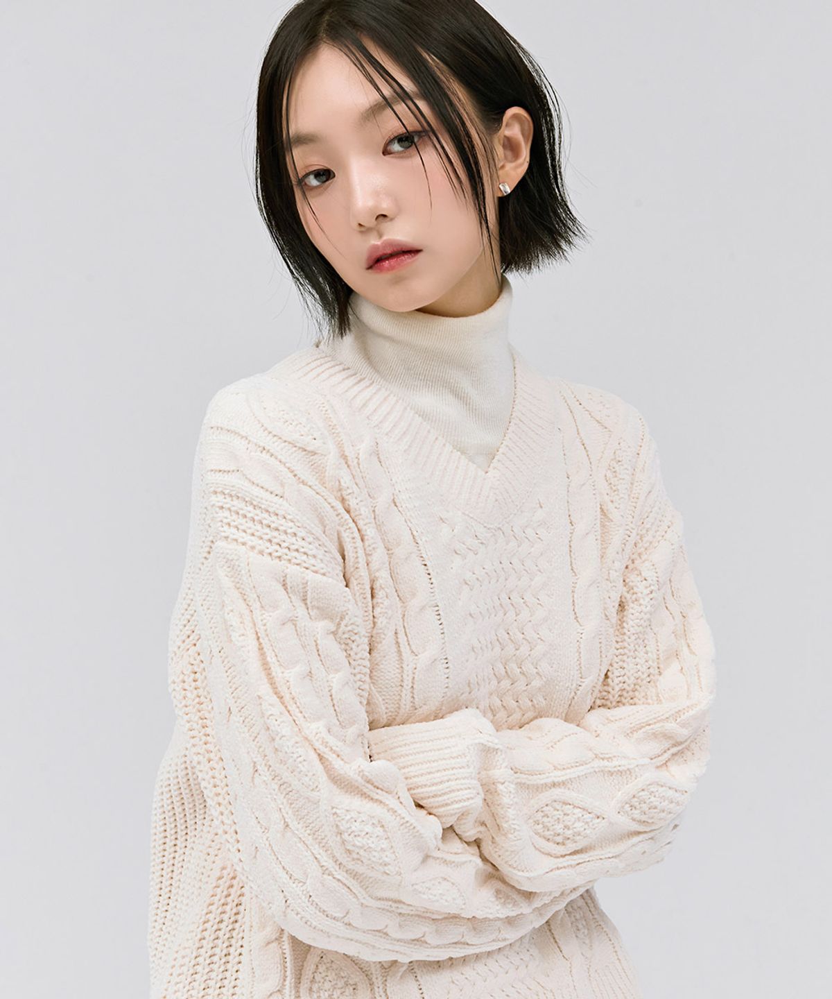 체이스컬트(CHASECULT) 여성 브이넥 케이블 스웨터-아이보리