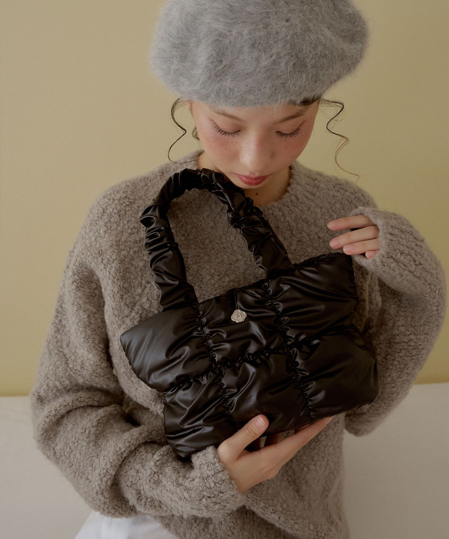 ★HEEARI★ Rosy Shirring Padding Tote Bag Rosy Shirring Padd MUSINSA | HEEARI Rosie Shirring Padded Tote Bag_Black