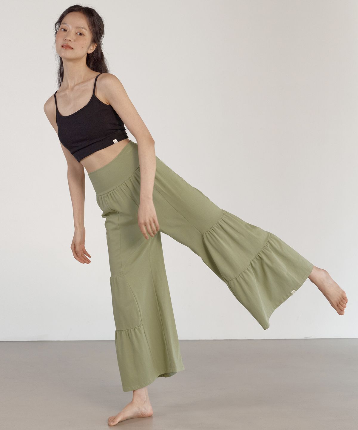 디야니(DHYANI) Tiered Ruffle Pants (Olive khaki)