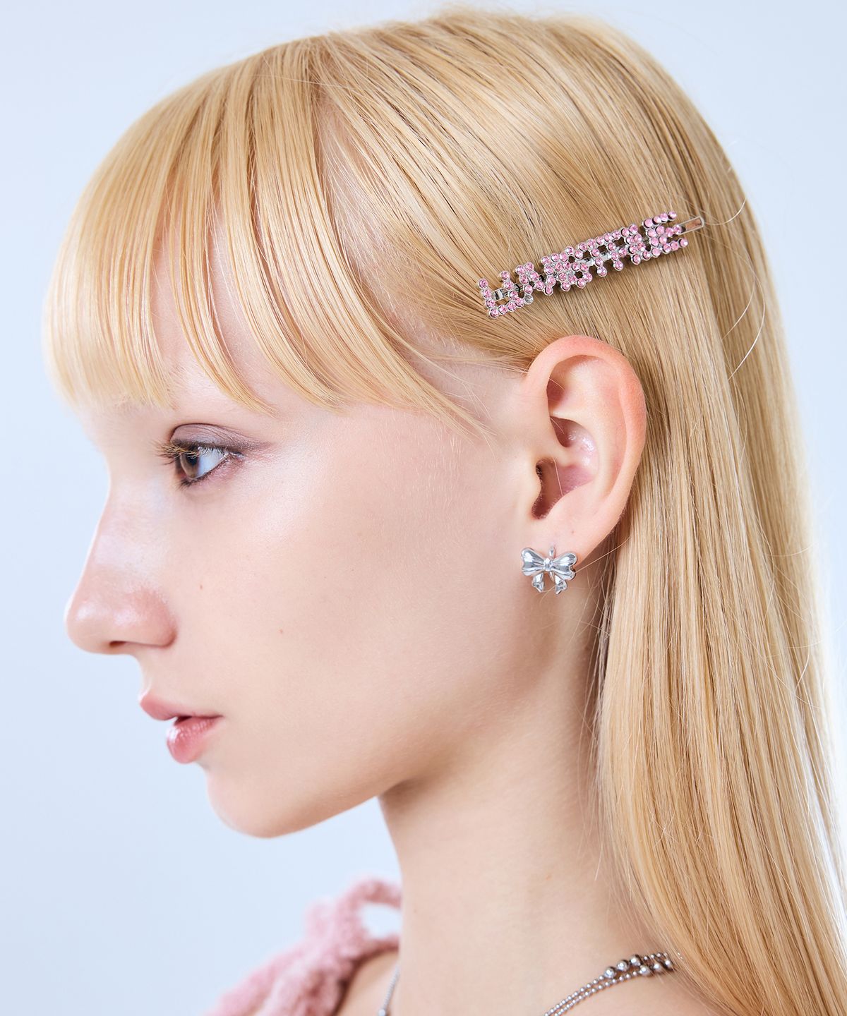 러브이즈트루(LUVISTRUE) FS LOGO CUBIC HAIR PIN(PINK)