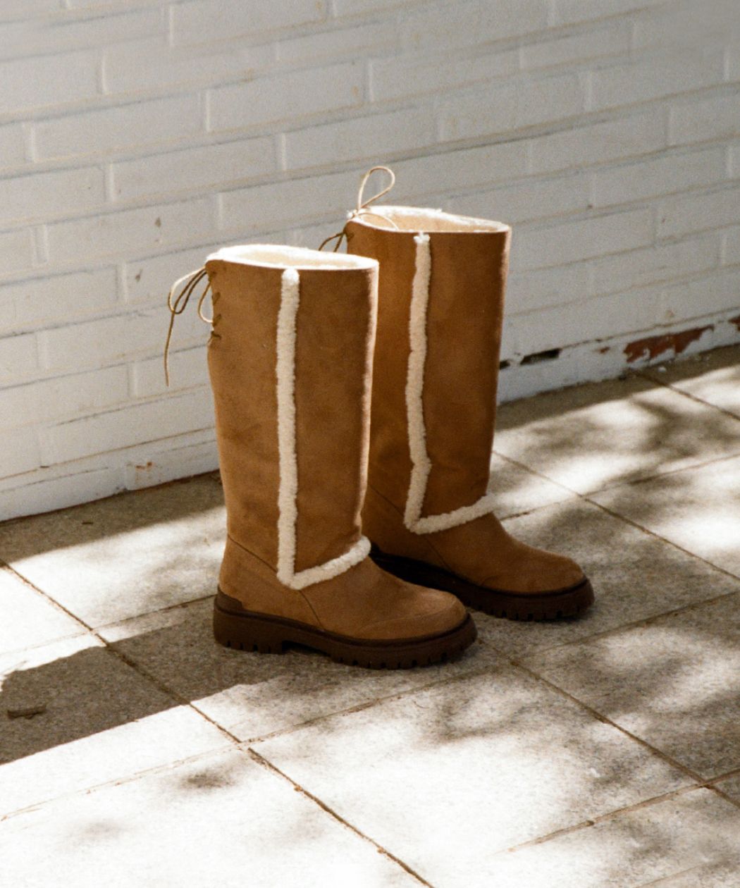ロングブーツ KOMOREBI MUSEUM Cup sole suede lamb shearling buckle long bo Designer fashion, Seoul-fully created | W Concept