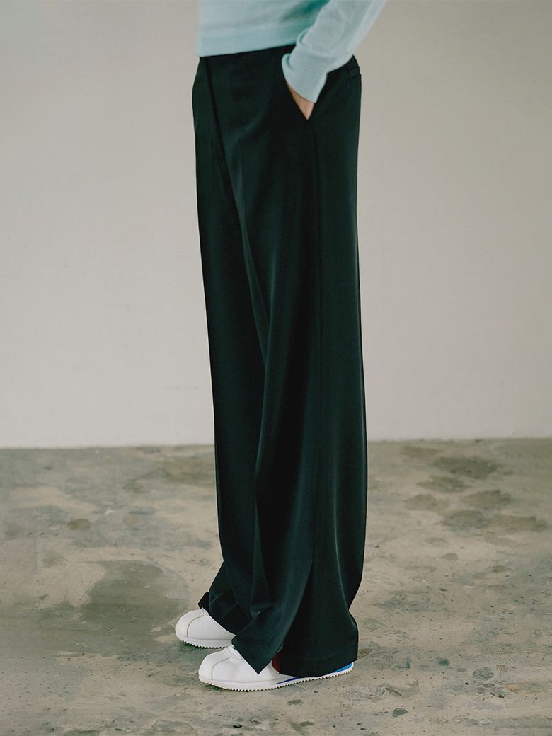 SEMI WIDE SLIT PANTS