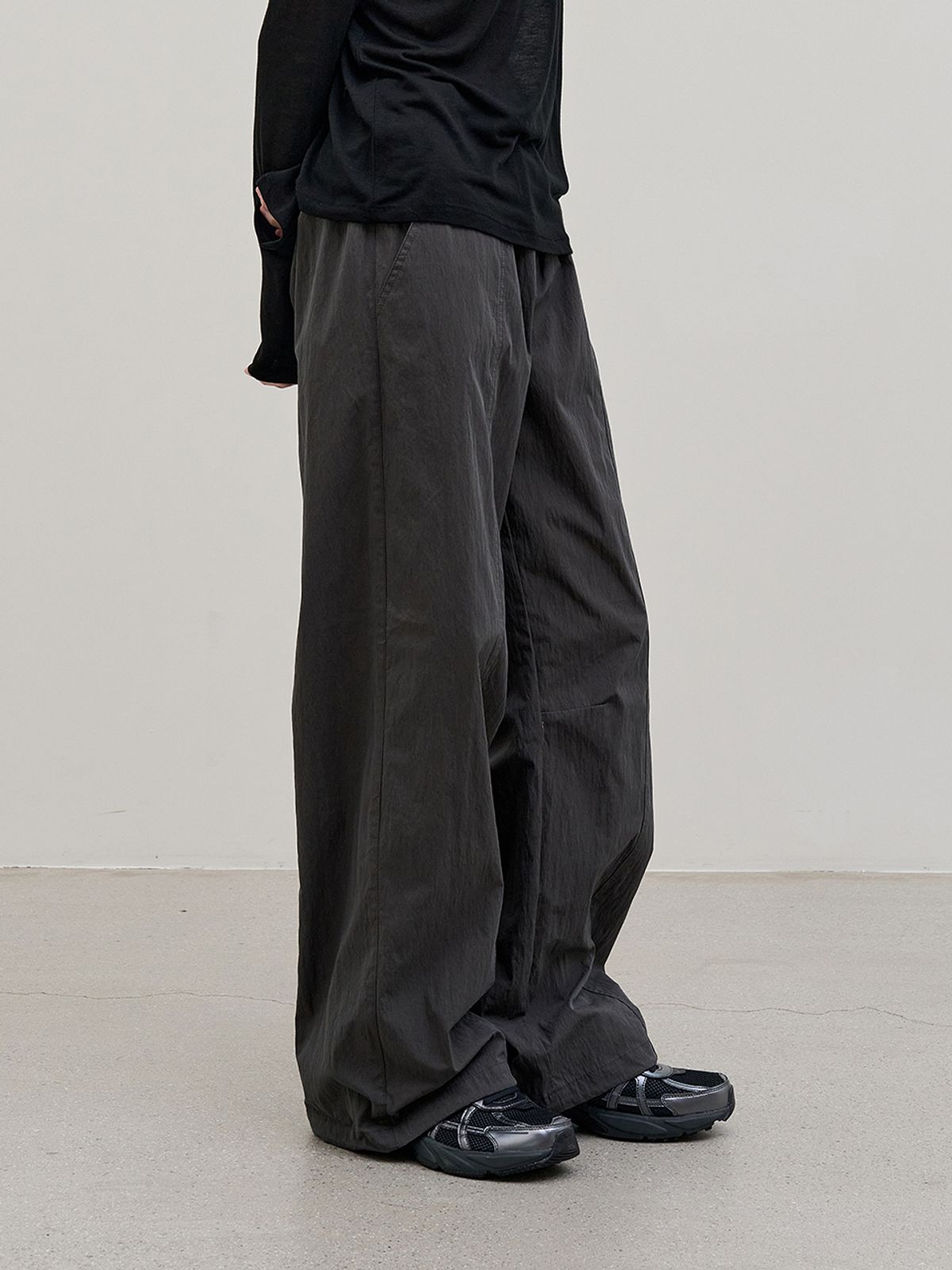 해브 앤 해브(HAVE8HAVE) 2 WAY LINE JOGGER PANTS_CHARCOAL