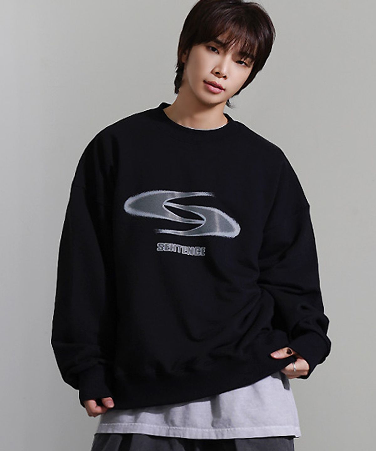 더마일(THEMILE) 센텐스 이센셜 스웨트 맨투맨 BLACK 2