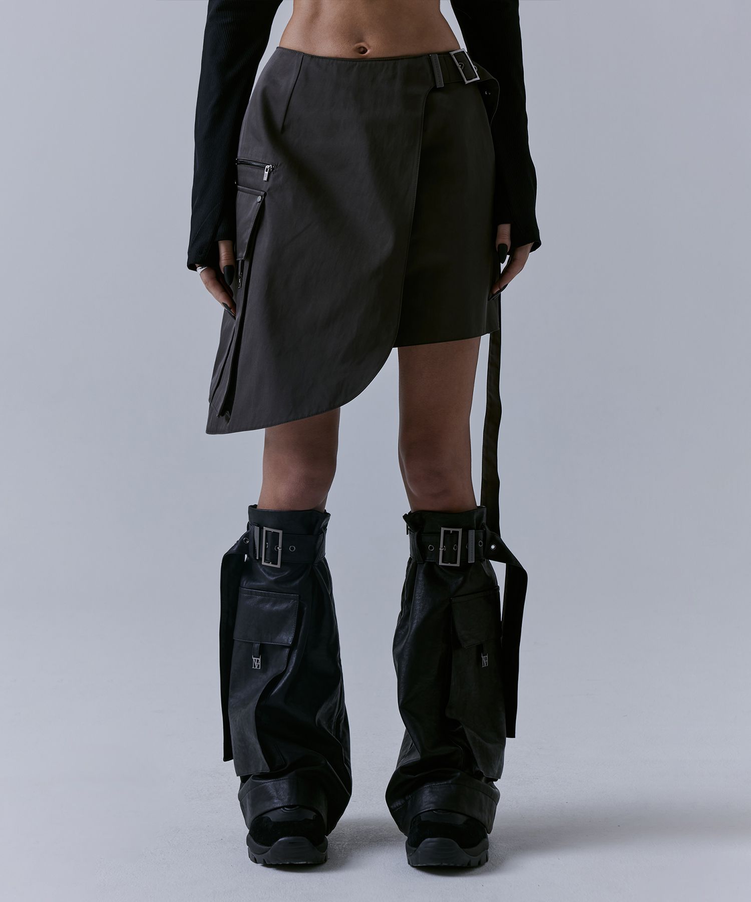 MUSINSA公式 | TREEMINGBIRD Cargo Layered Mini Skirt [ Charcoal ]