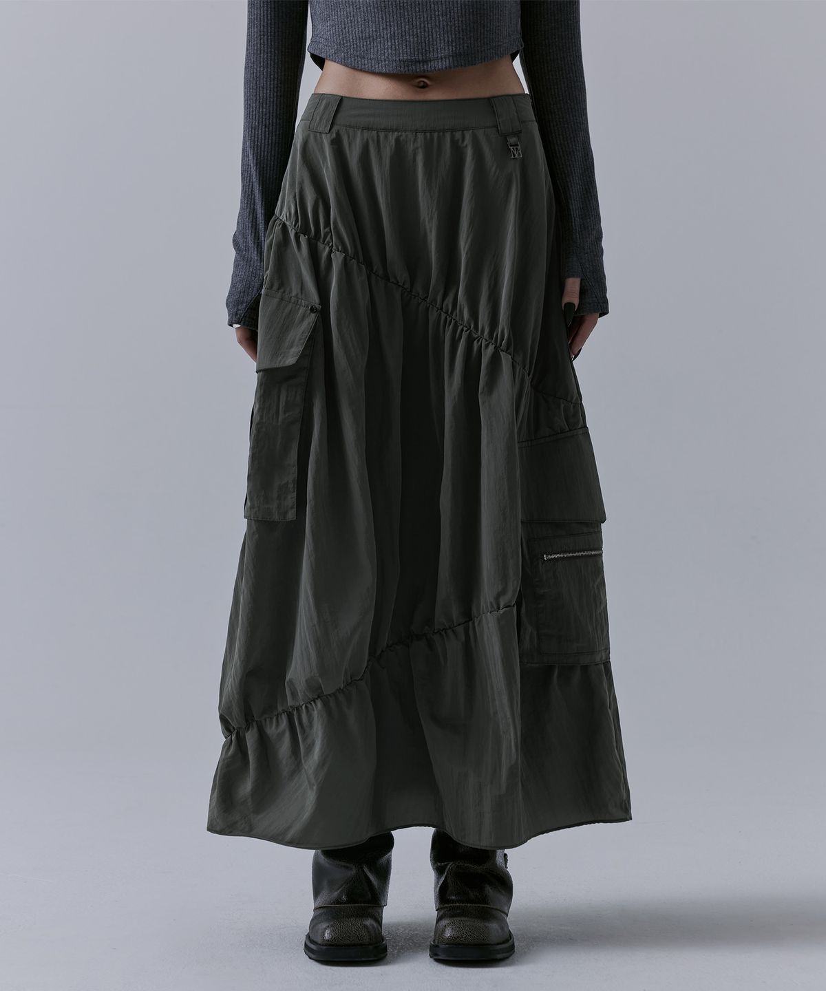 트리밍버드(TREEMINGBIRD) Nylon Cargo Shirring Set-up Skirt [ Khaki ]