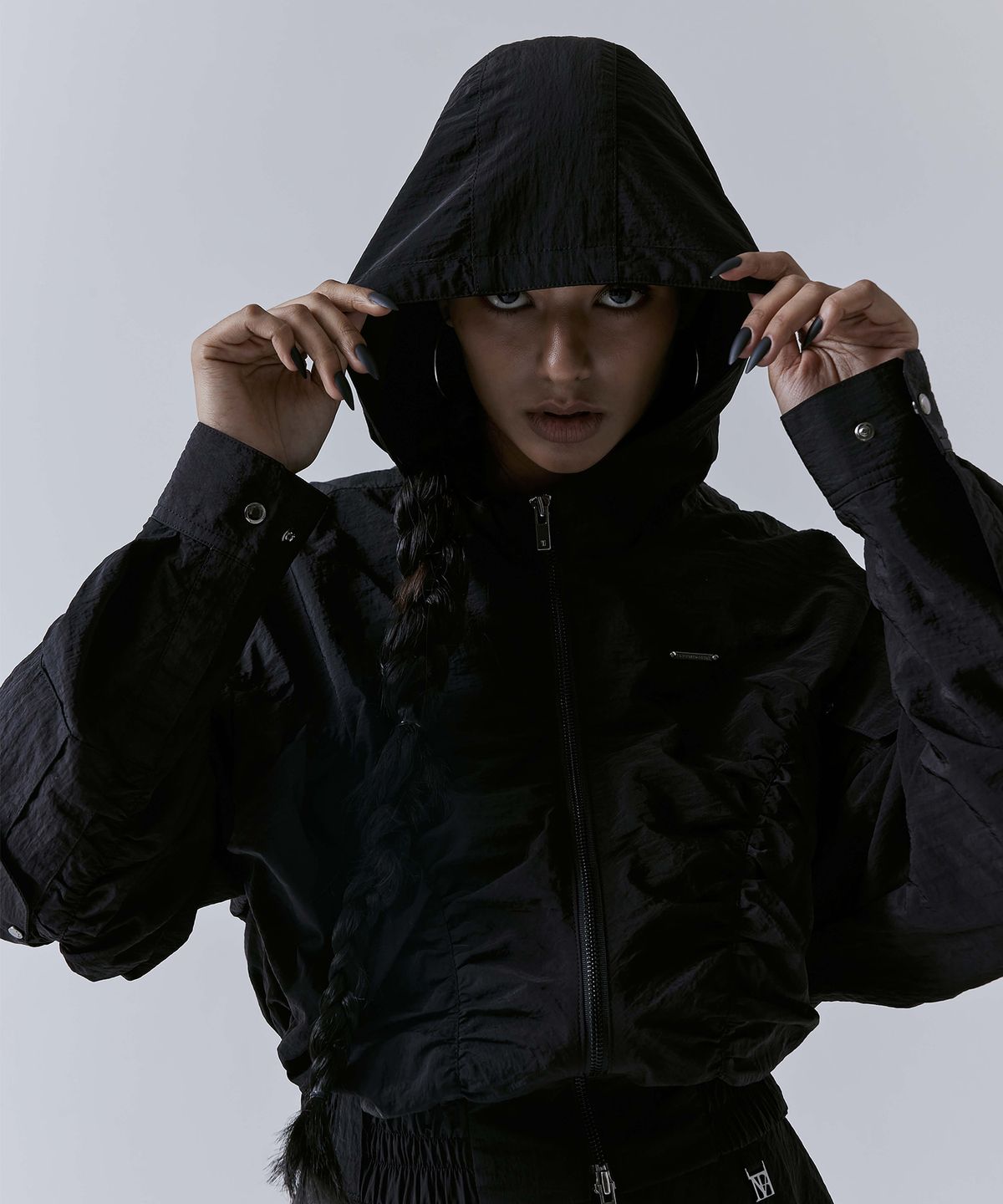트리밍버드(TREEMINGBIRD) Nylon Cargo Shirring Set-up Zip-up [ Black ]