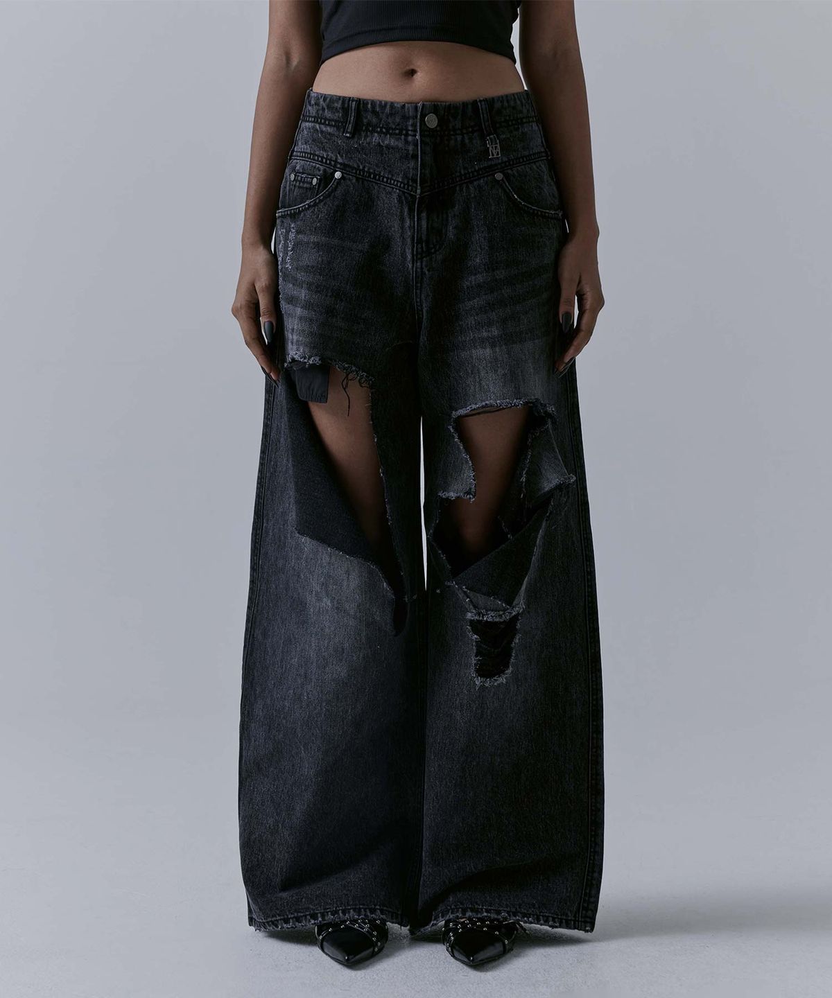트리밍버드(TREEMINGBIRD) Flip Cut-out Damage Denim Pants [ Black ]