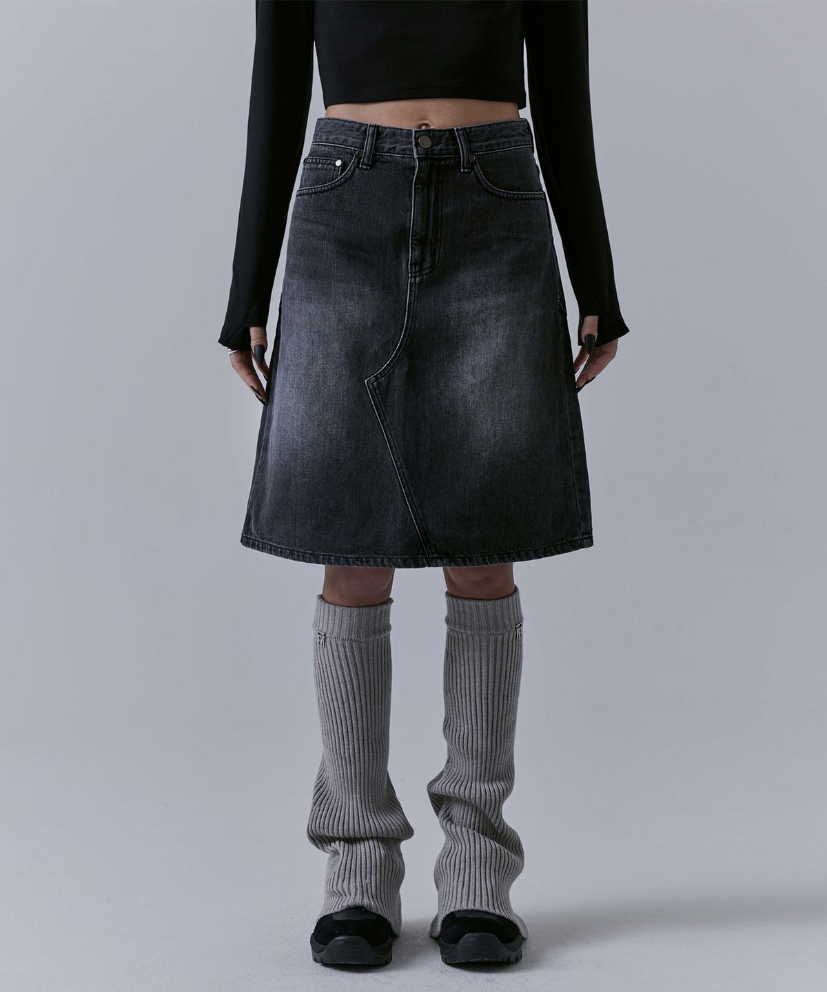 트리밍버드(TREEMINGBIRD) One Button Denim Set-up Skirt [ Black ]