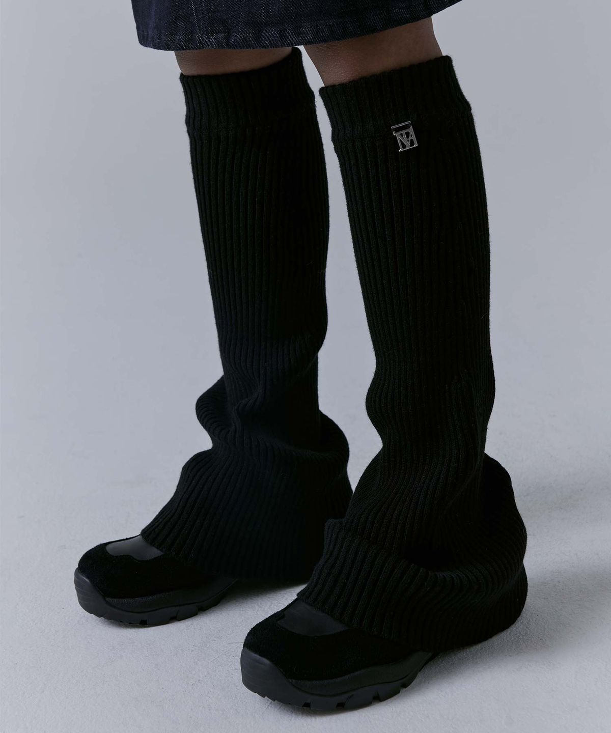 트리밍버드(TREEMINGBIRD) Wide Knit Leg Warmer [ Black ]