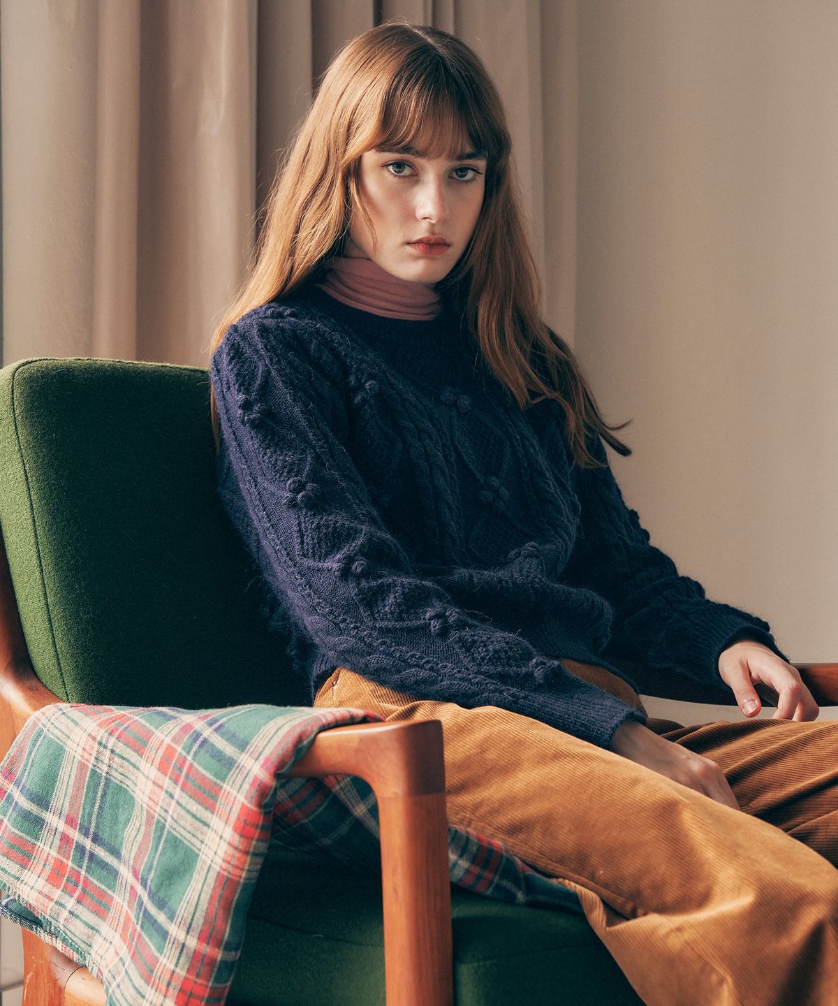 로라로라(ROLAROLA) POMPOM CABLE KNIT NAVY
