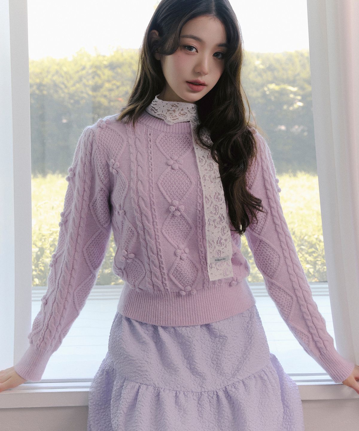 로라로라(ROLAROLA) POMPOM CABLE KNIT LAVENDER