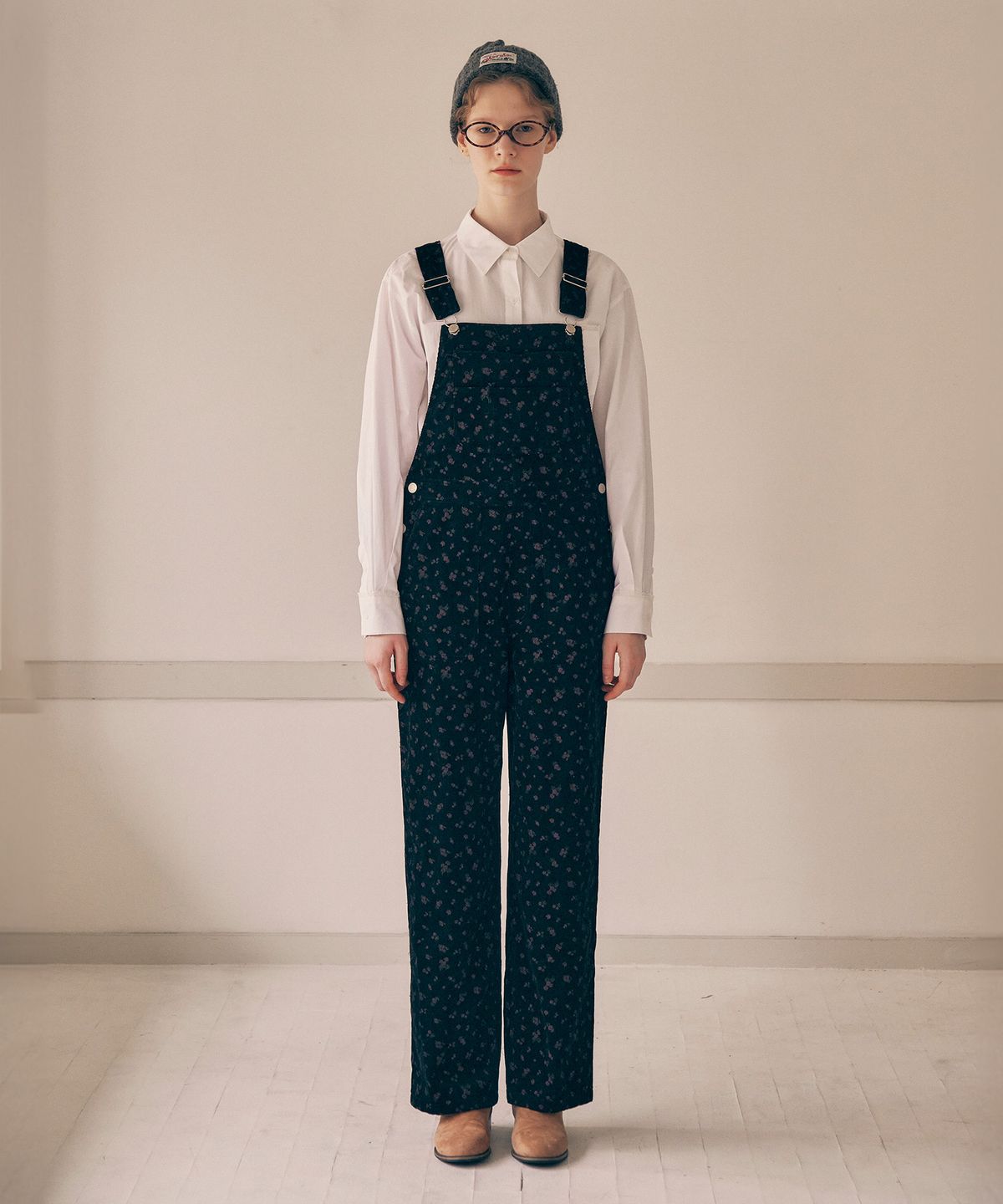 로라로라(ROLAROLA) FLOWER CORDUROY OVERALL PANTS BLACK