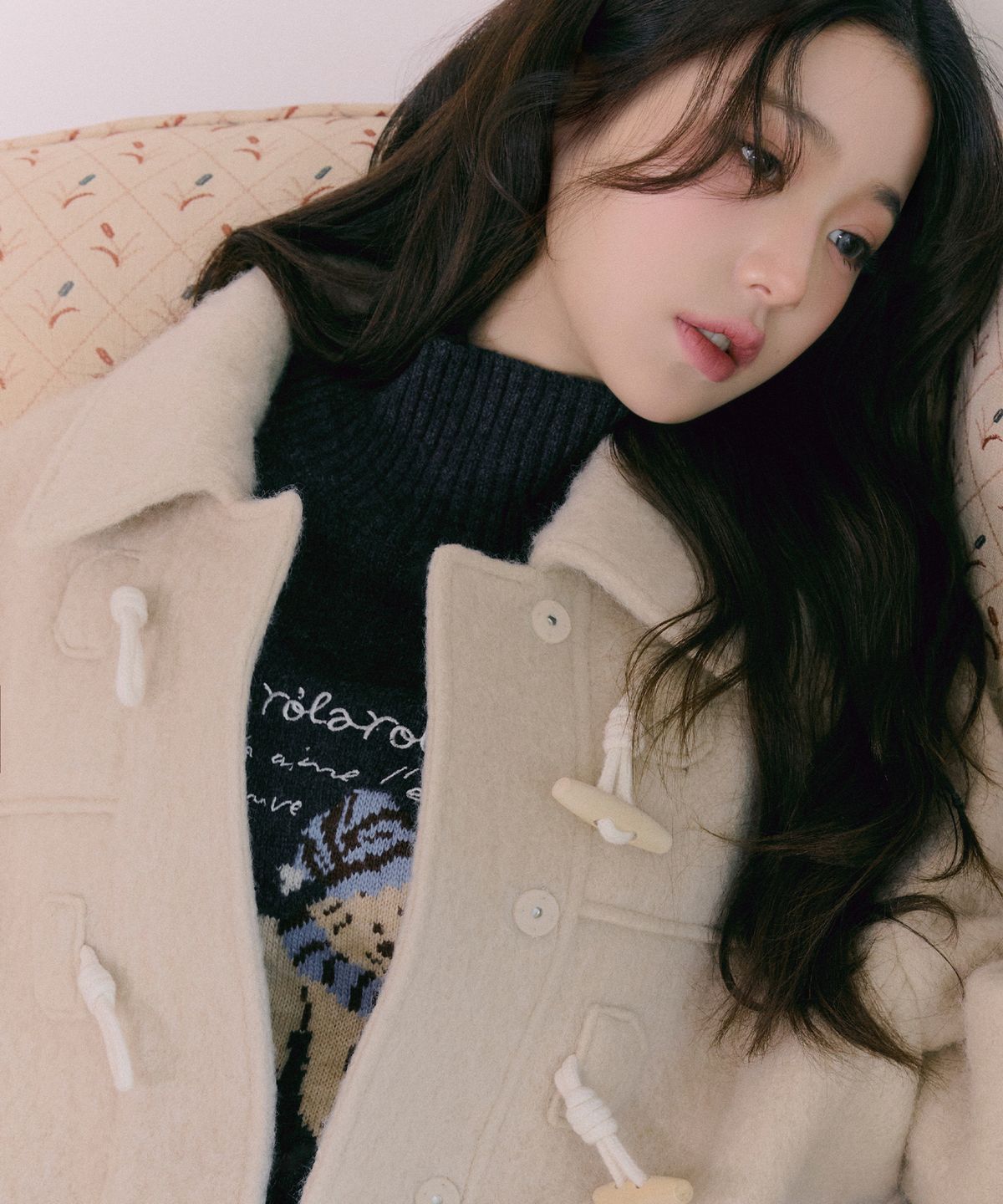 로라로라(ROLAROLA) PUPPY JACQUARD HIGH NECK KNIT GRAY