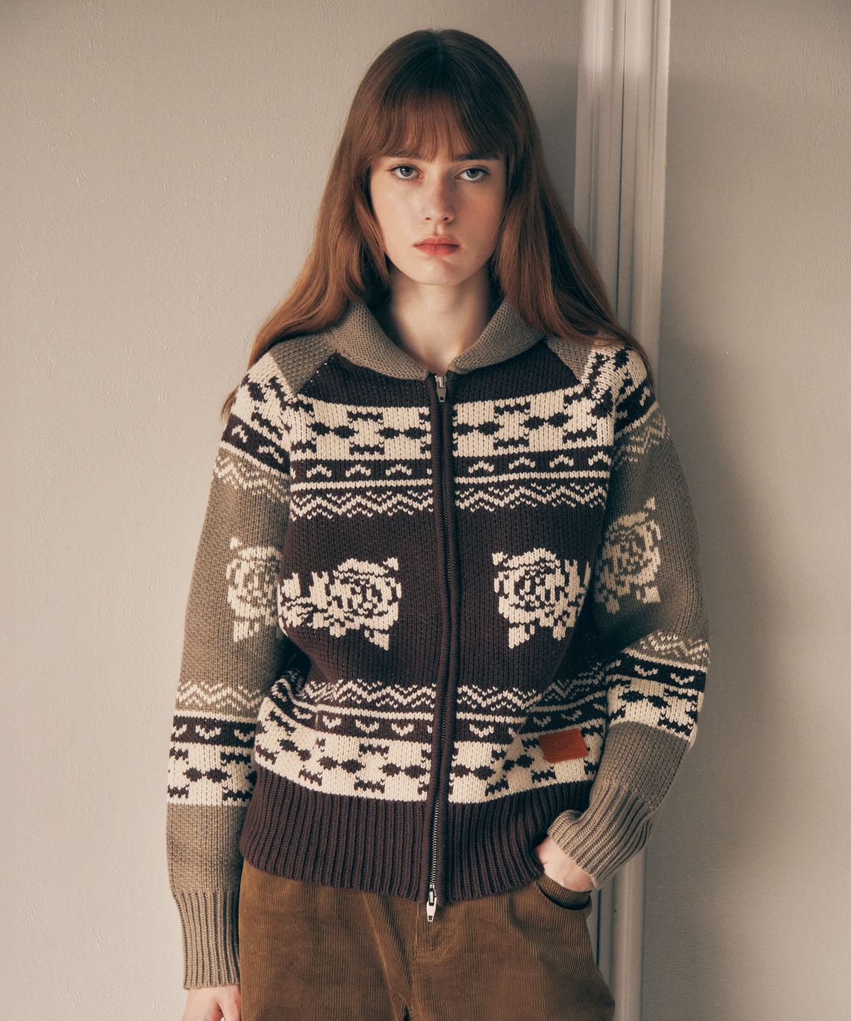 로라로라(ROLAROLA) VINTAGE FLOWER KNIT ZIP UP BROWN