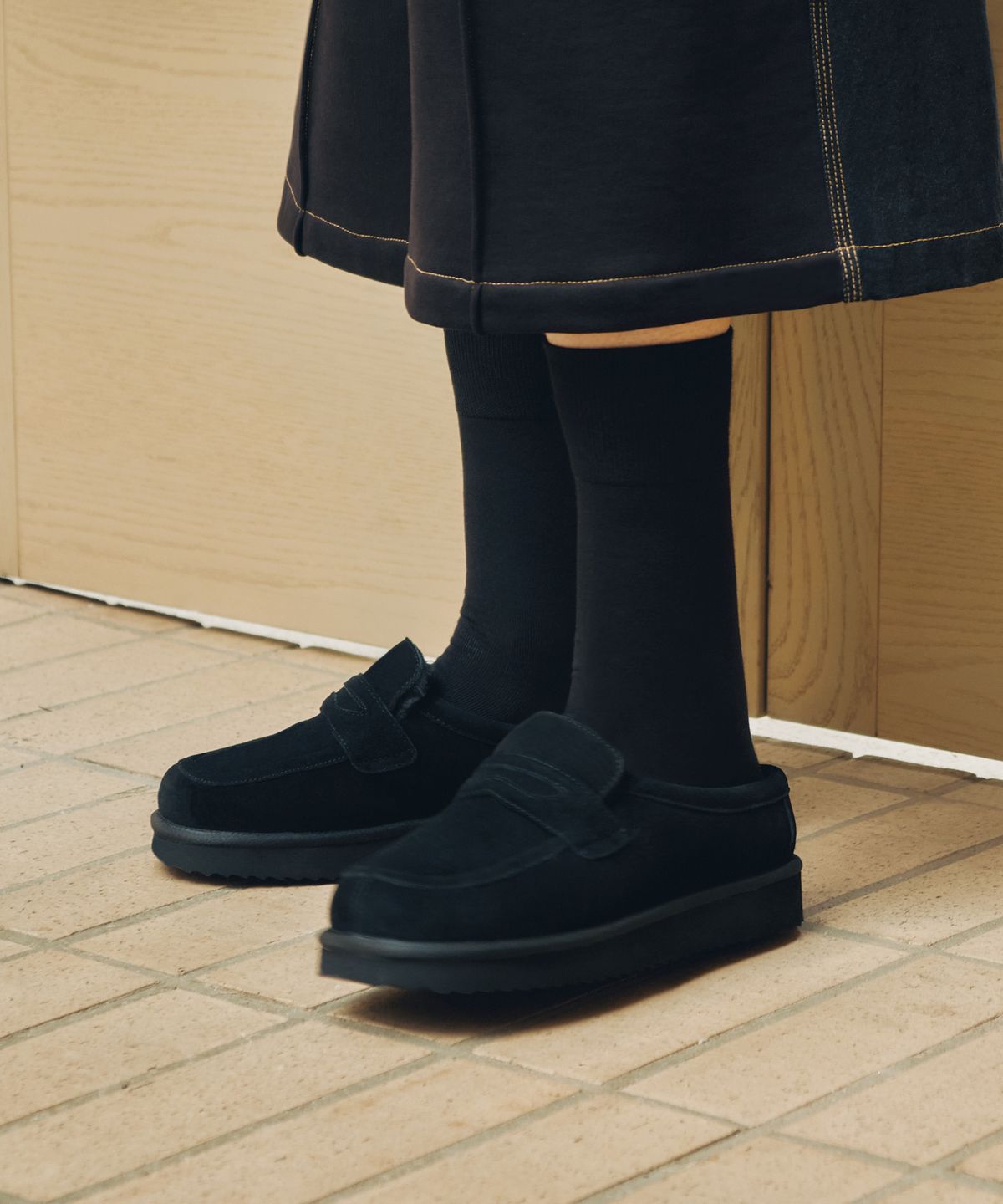 식스핏(6FT) WINTERFELL - SLIP LOAFER BLACK  어그 로퍼