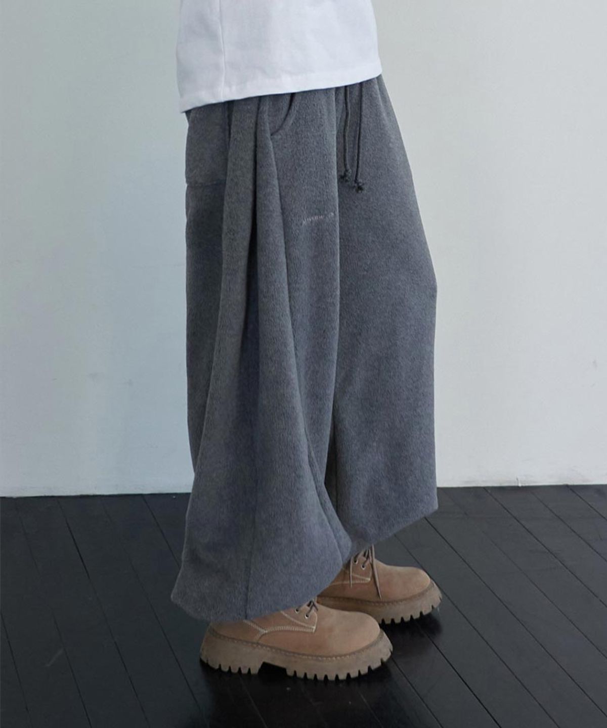 렌세(RENSE) Melange Fleece Pintuck Pants Charcoal
