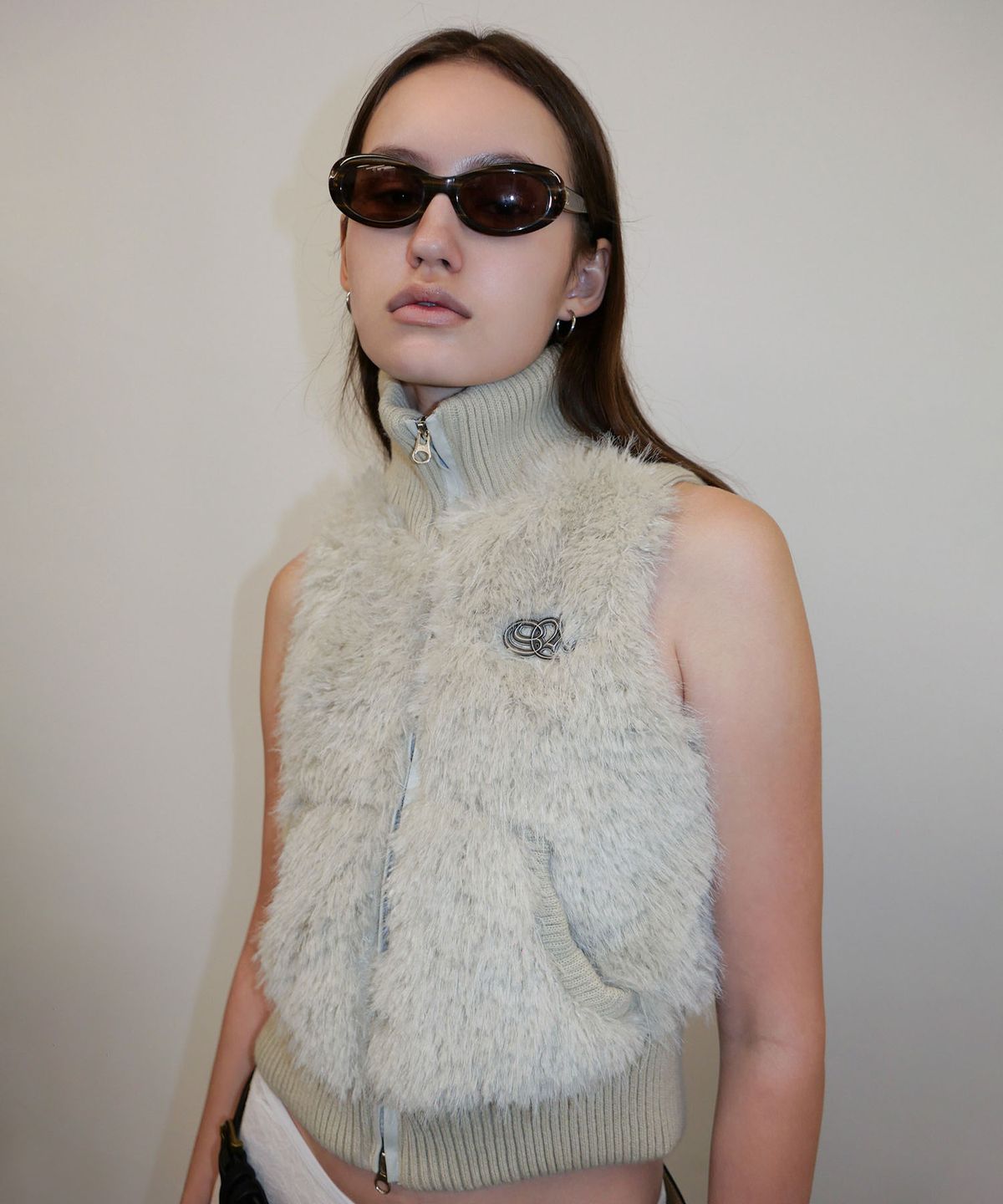 스컬프터(SCULPTOR) Faux Fur Zip-Up Vest Pale Gray