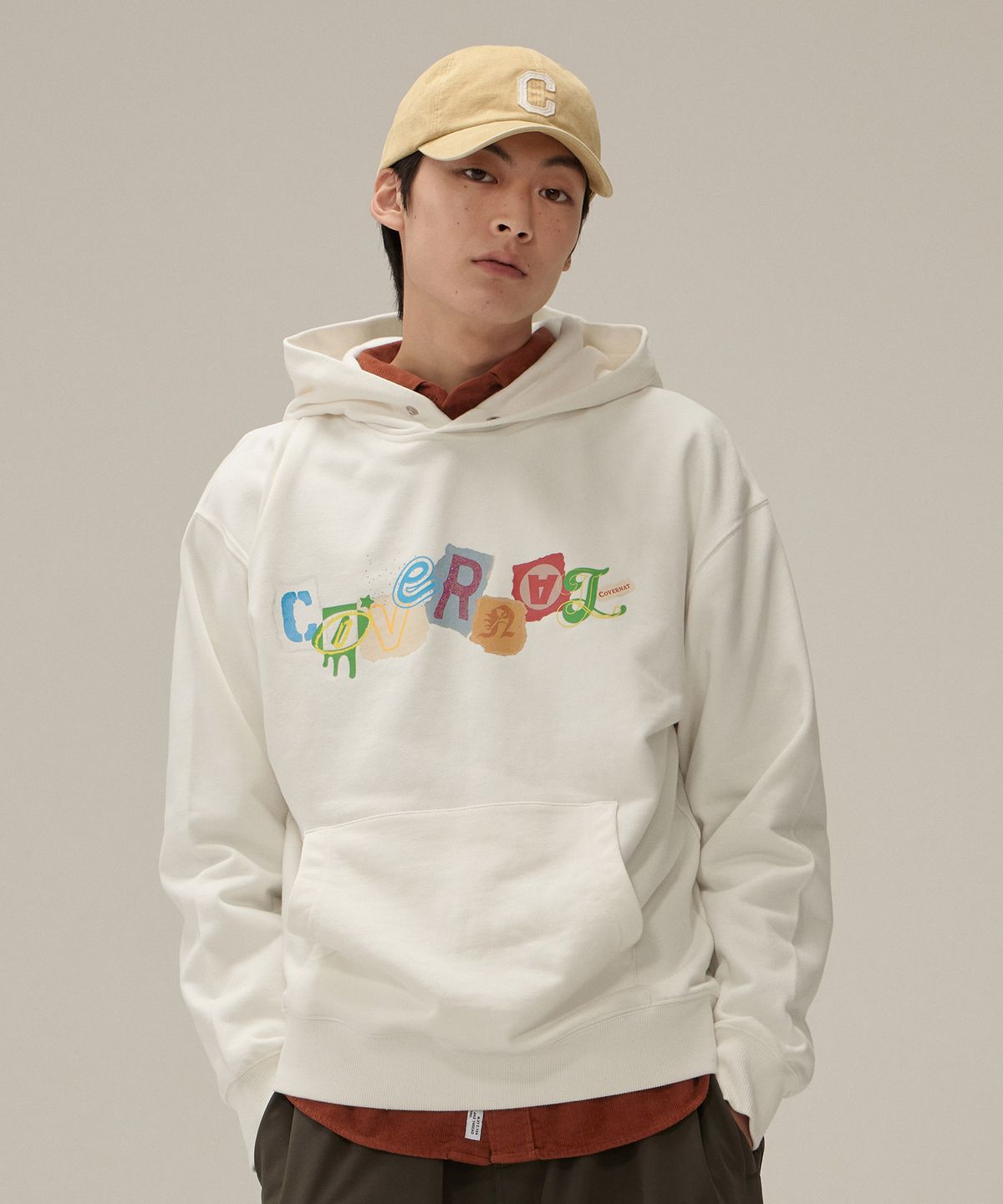 커버낫(COVERNAT) 콜라주 로고 후디 아이보리