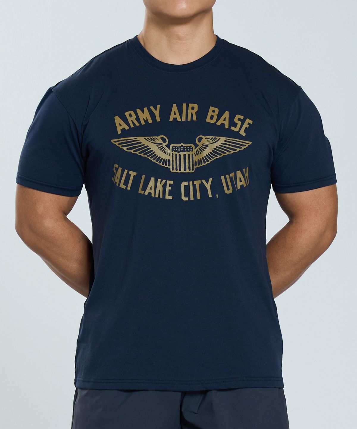 카키그라도(KHAKI GRADO) Army Air Base 레귤러핏 반팔 티셔츠 (Navy)