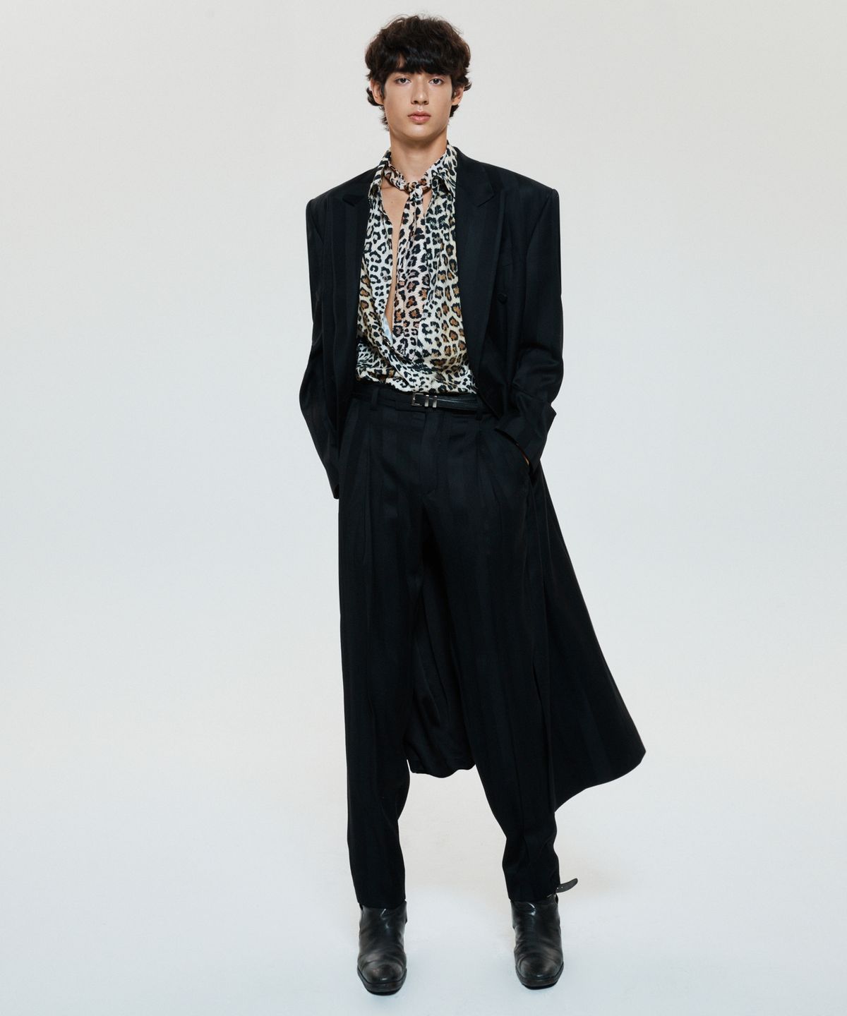 언티지(UNTAGE) 더블 브레스트 스트라이프 롱 코트(UNISEX)_UTH-FB74