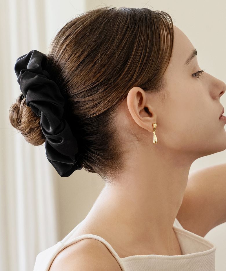 HDM004 Classic big shirring satin scrunchie