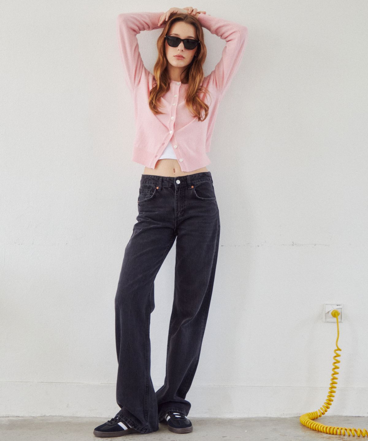 일로일(ILOIL) camel blend crewneck cardigan - pink