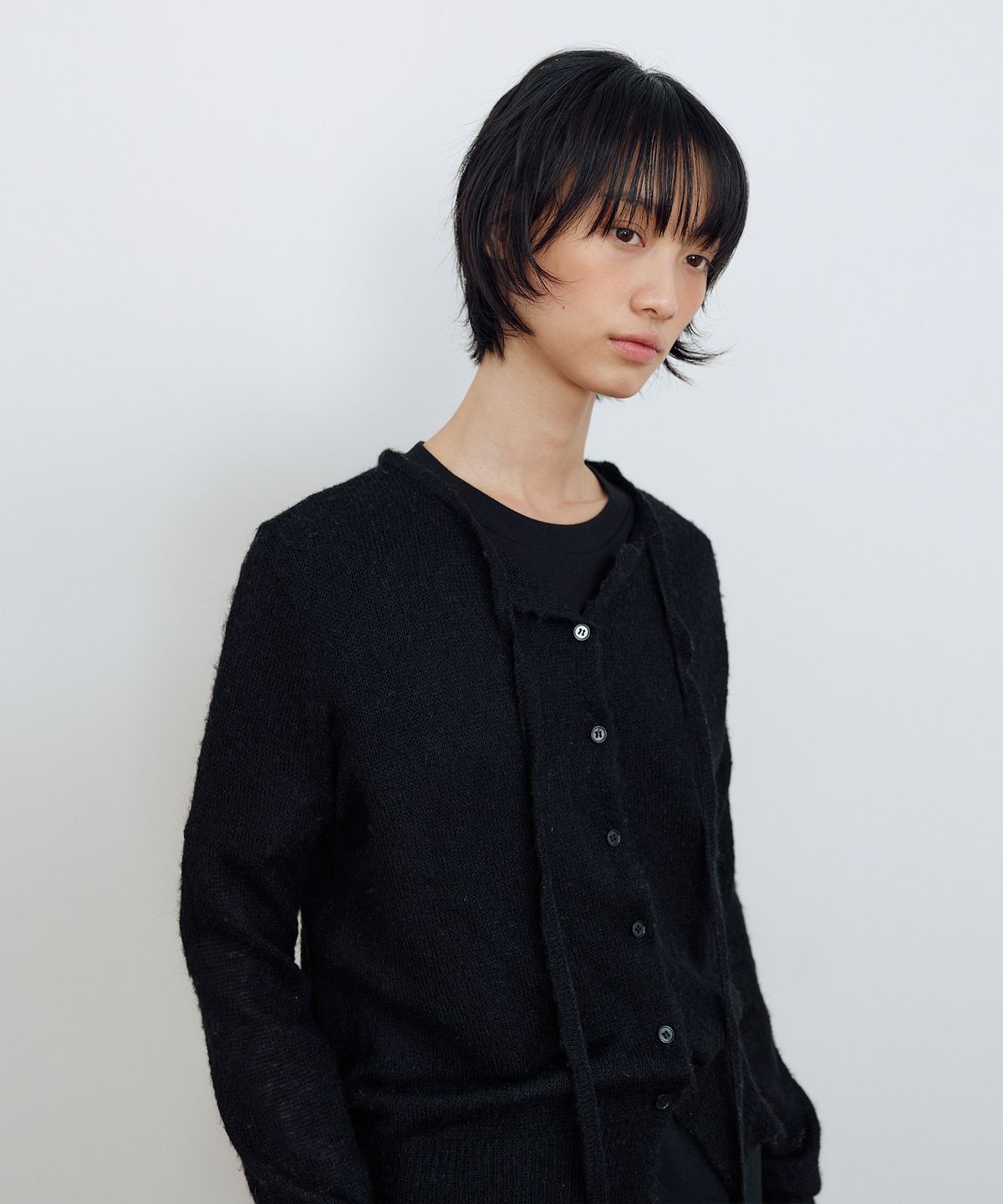 마조네(MA JOURNEE) STRING CARDIGAN_BLACK