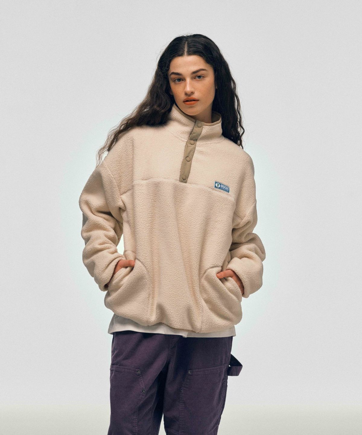 디스커스 애슬레틱(DISCUS ATHLETIC) [3COLORS] 로고 오버 핏 플리스 풀오버