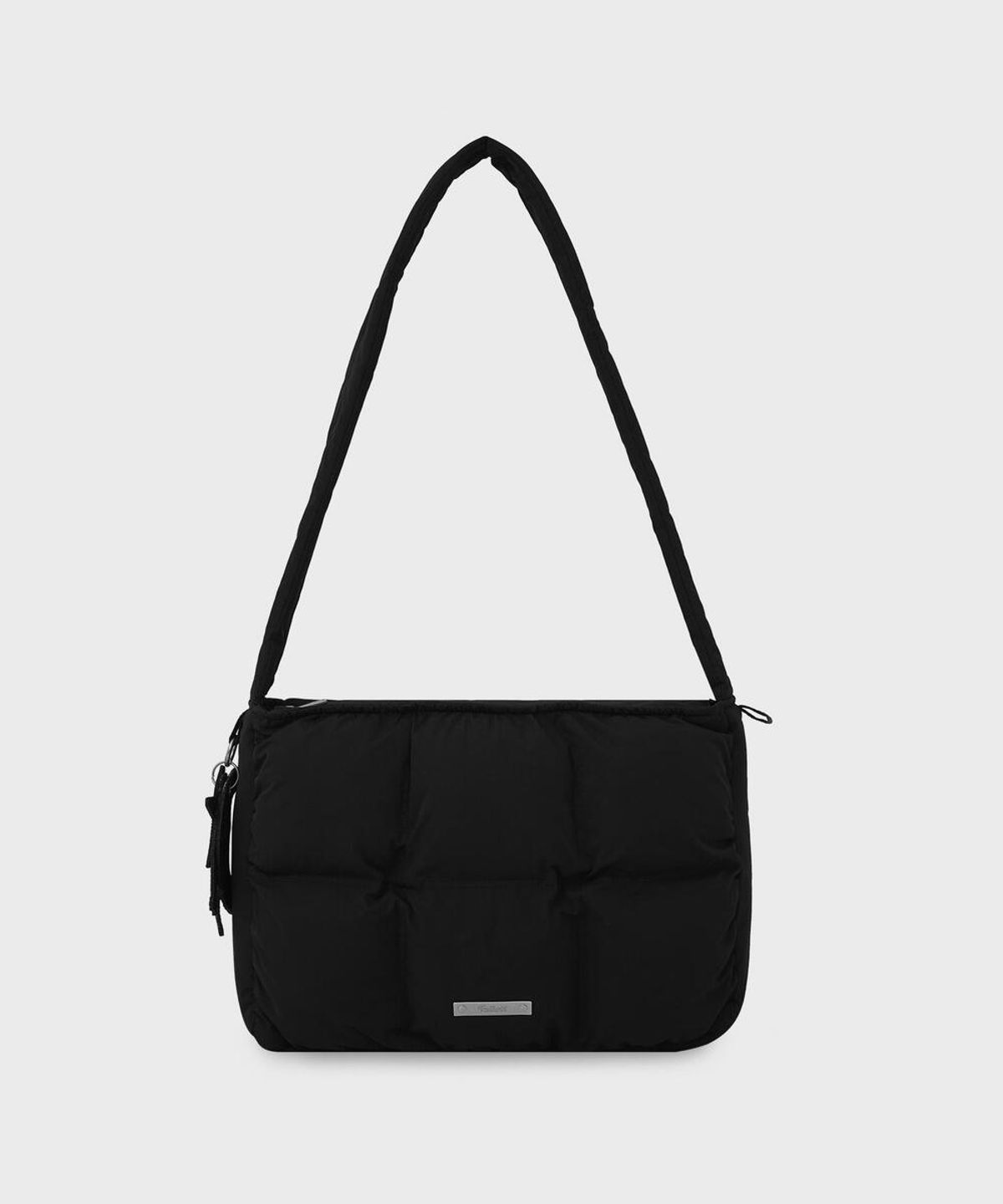 팔렛(FALLETT) [24SS] 네로 뱃지 패디드 백 블랙