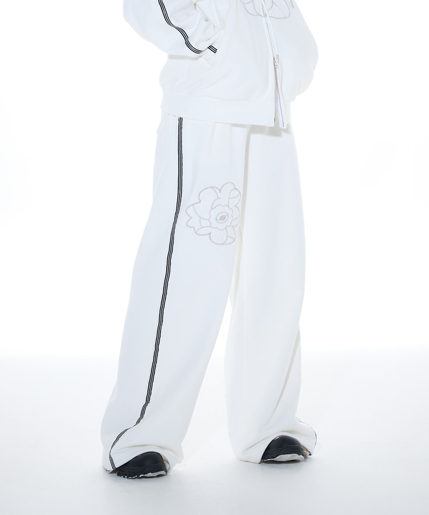 LARTIGENT ♥ L14 ROSE TRACK PANTS /追跡付 MUSINSA | LARTIGENT L14 ROSE TRACK PANTS (GRAY)