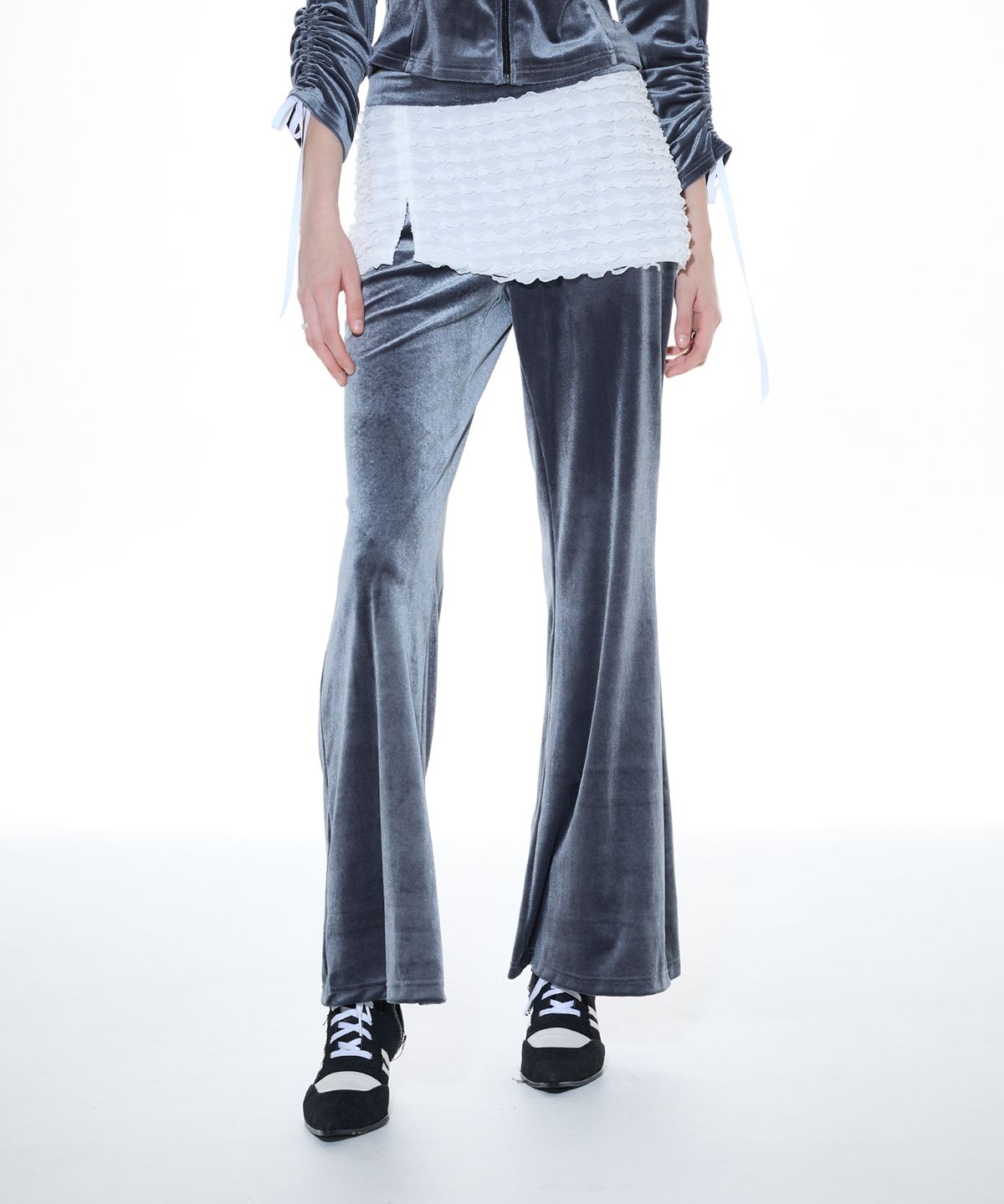 라티젠(LARTIGENT) L14 VELVET LACE PANTS(CHARCOAL)