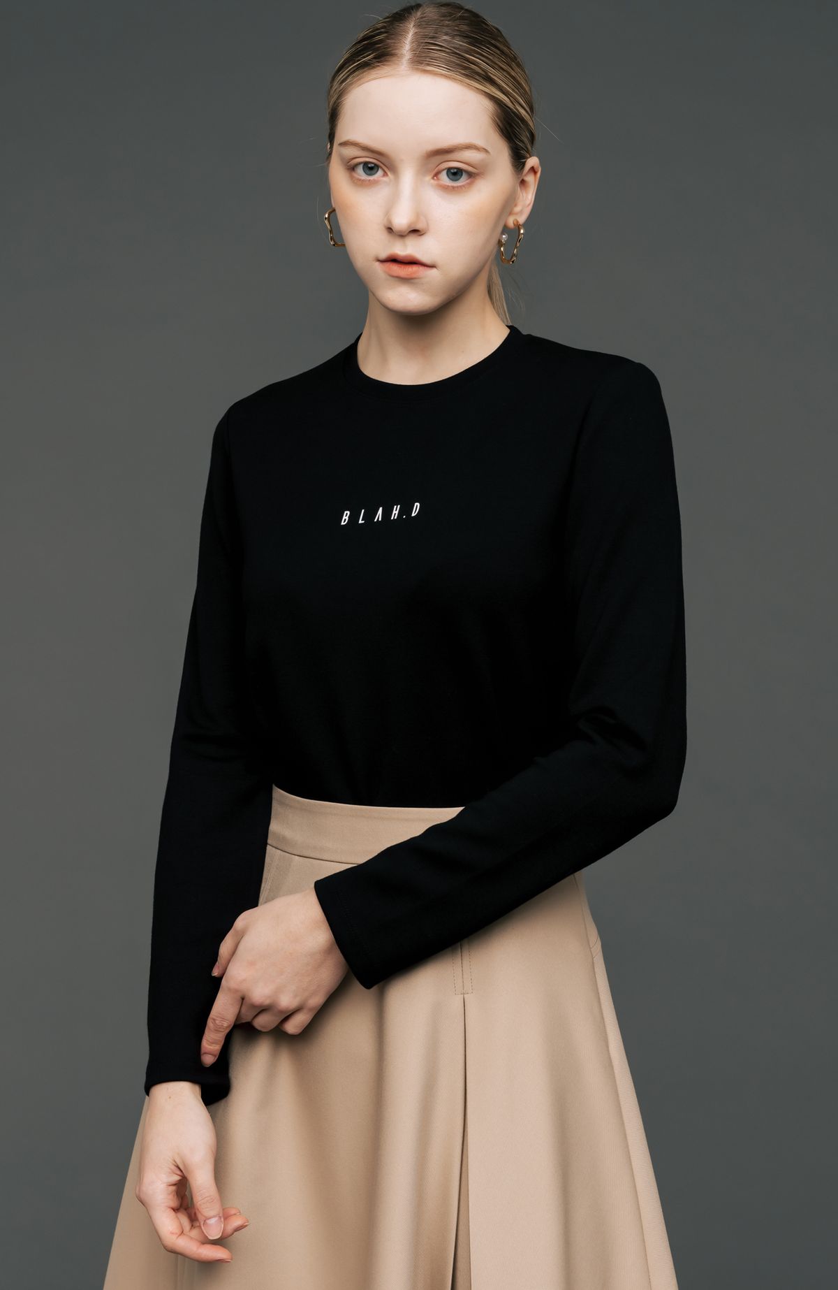더 블라디 스튜디오(THE BLAHD STUDIO) 소프트 베이직 로고티셔츠 (BK)