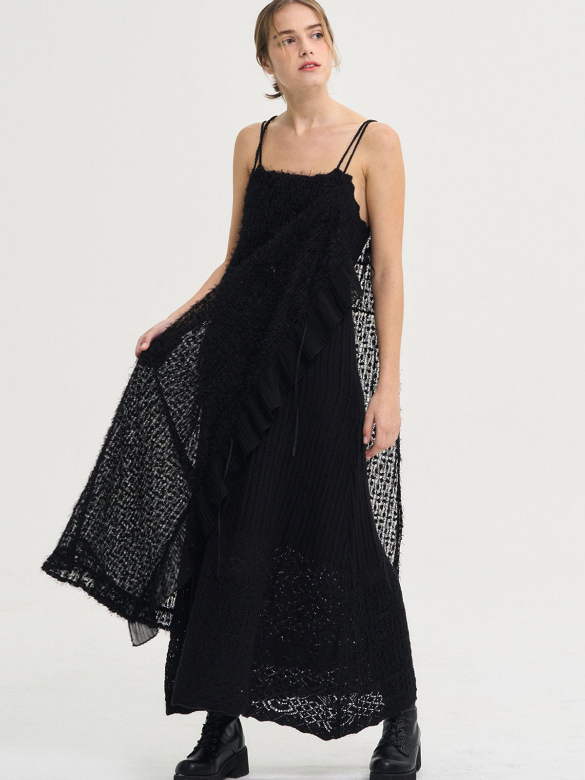 쏘리, 투 머치 러브(SORRY, TOO MUCH LOVE) Melody Lace Layered Ruffle Dress_Black