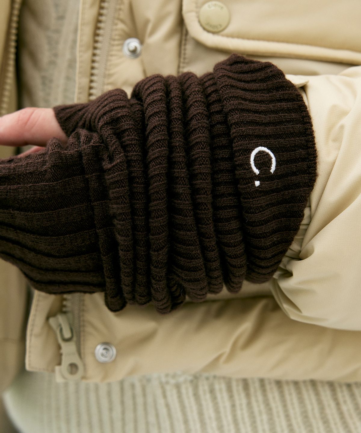 클로브(CLOVE) [24FW clove] Knit Hand Warmer (Brown)