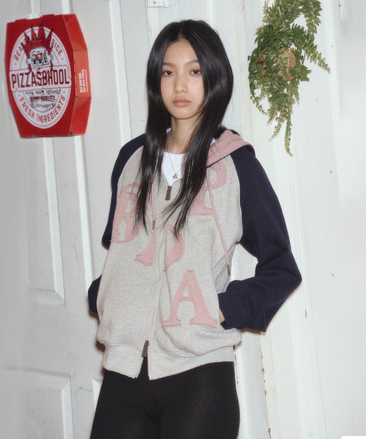 프렌다(PRENDA) PRDA BIG PATCH RAGLAN HOOD ZIP-UP GRAY