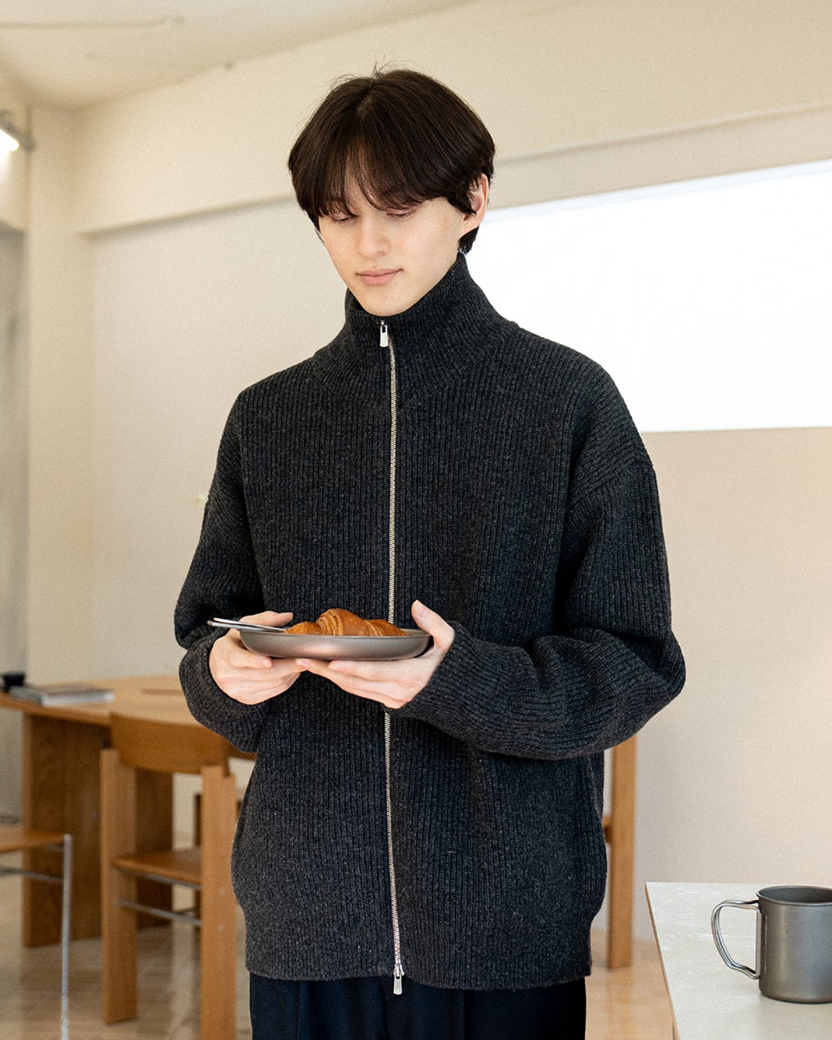 아스트레이(ASTLAY) Excella Lambswool Knit zip-up (Charcoal /M.Gray)