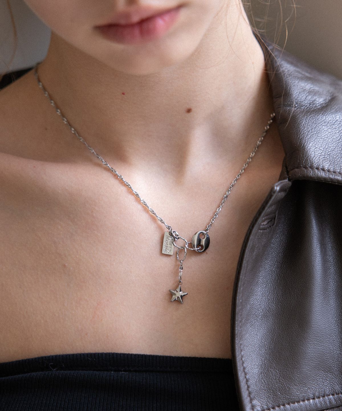 메리모티브(MERRYMOTIVE) Drop star point chain necklace